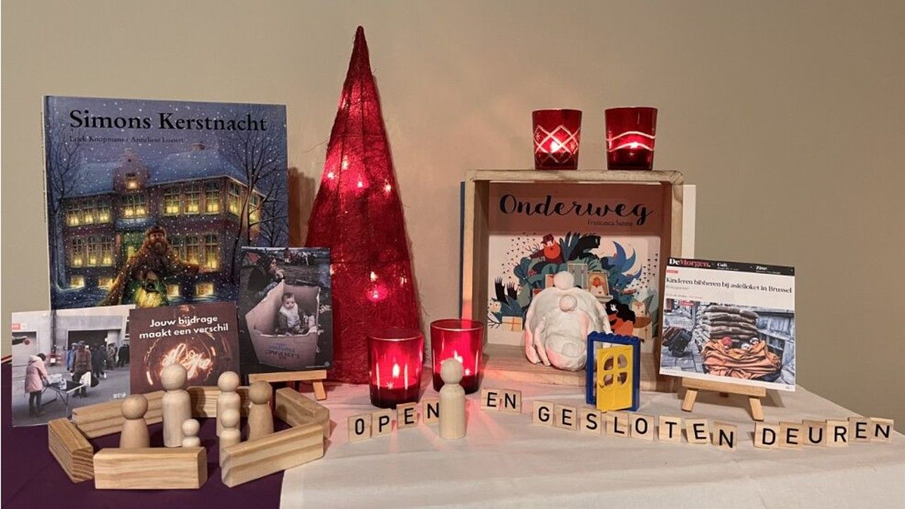 KERSTKRING: Open en gesloten deuren