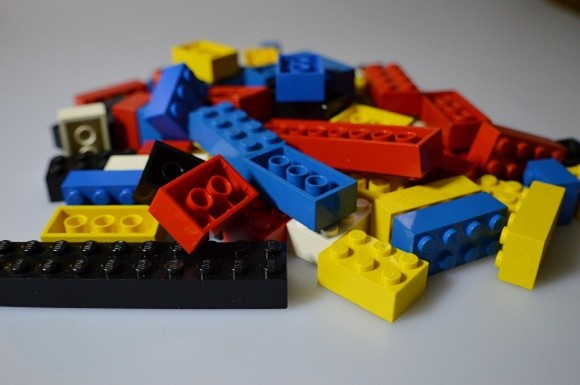 https://pixabay.com/nl/photos/lego-kinderen-speelgoed-veelkleurig-674880/